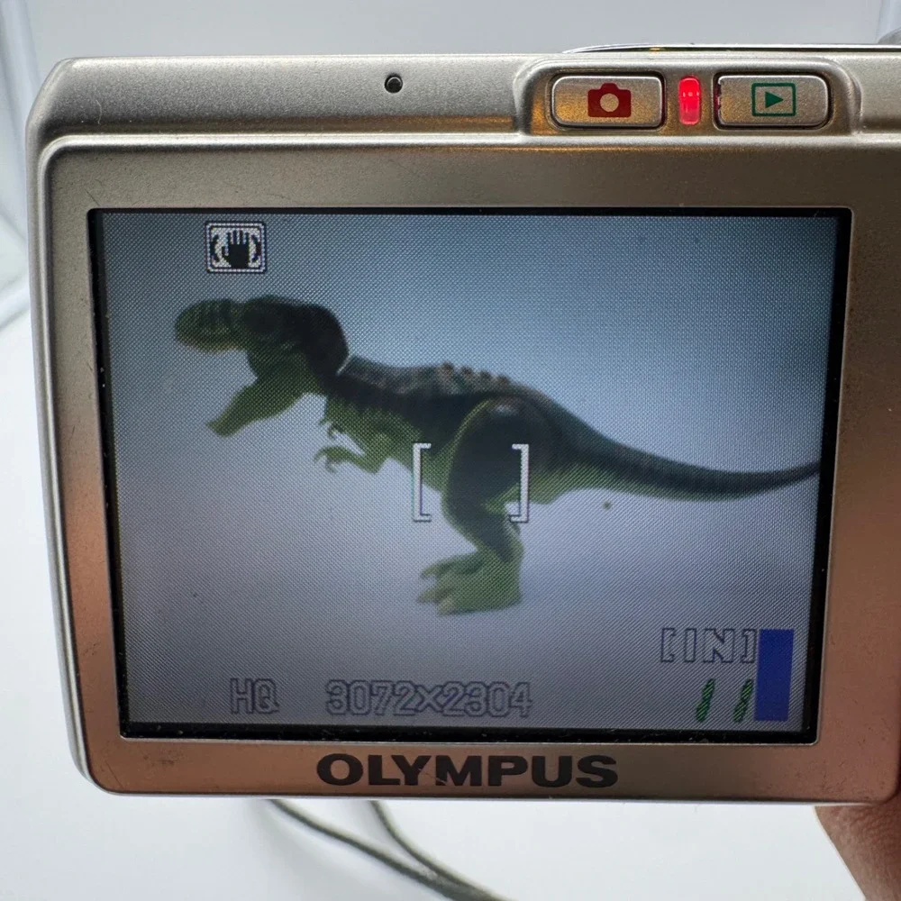 Olympus FE-230 Silver‎ 7.1MP Digital Point and Shoot Camera 3x Optical Zoom Y2K